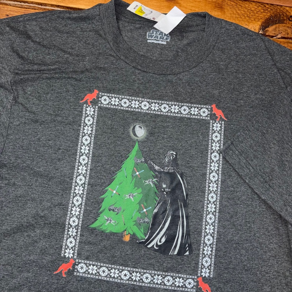 Star Wars T-Shirt Mens LT Gray Darth Vader Christmas Tree Death Star Graphic NEW